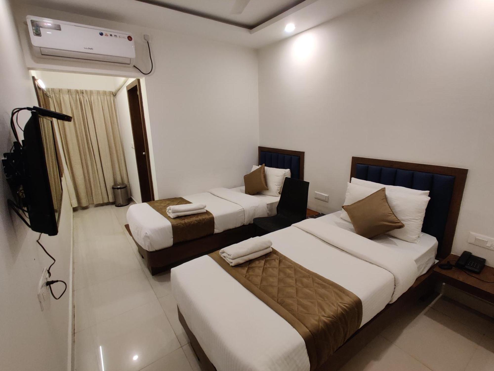 Airport Regency Hotel Devanahalli Kültér fotó