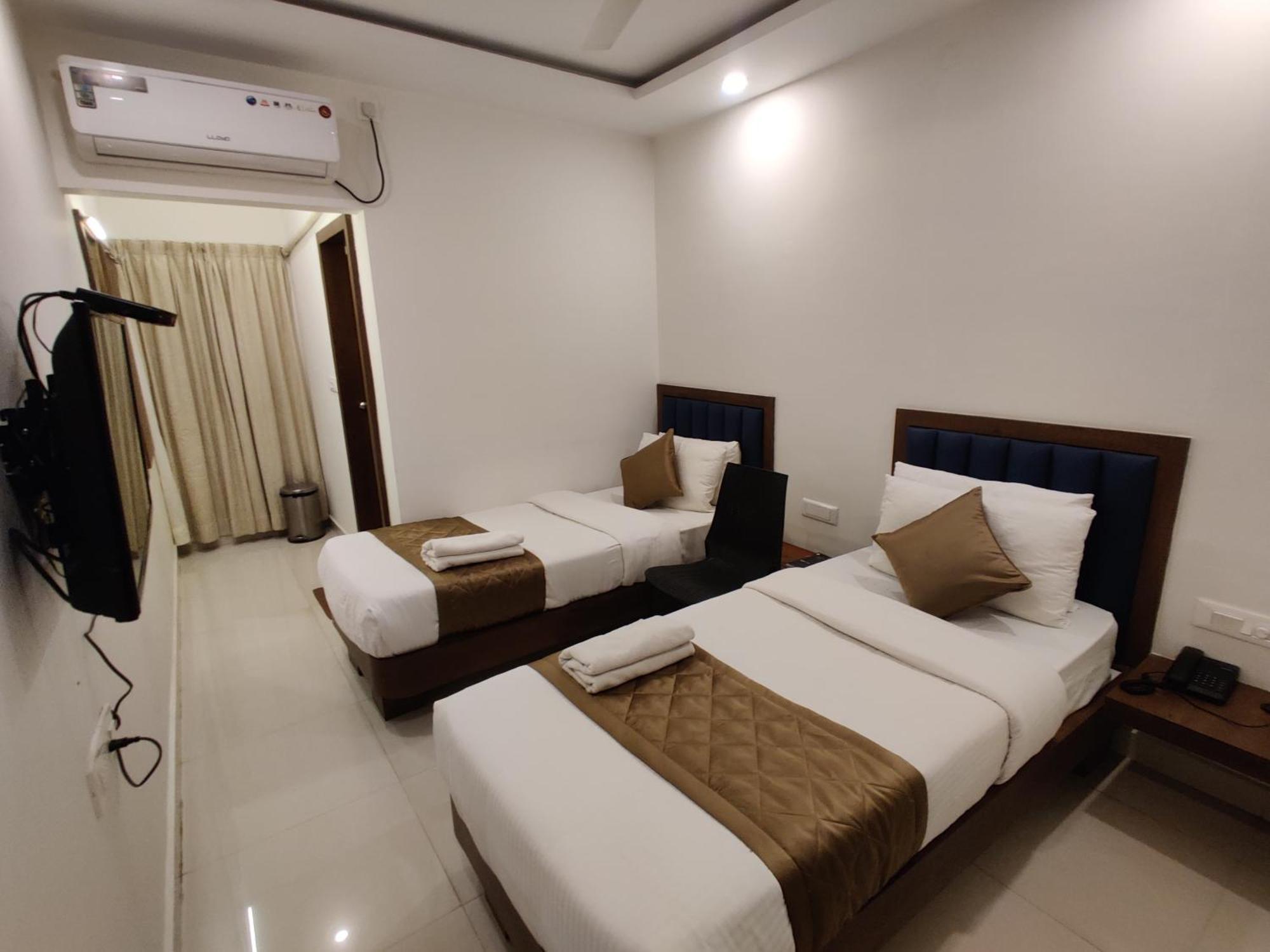 Airport Regency Hotel Devanahalli Kültér fotó